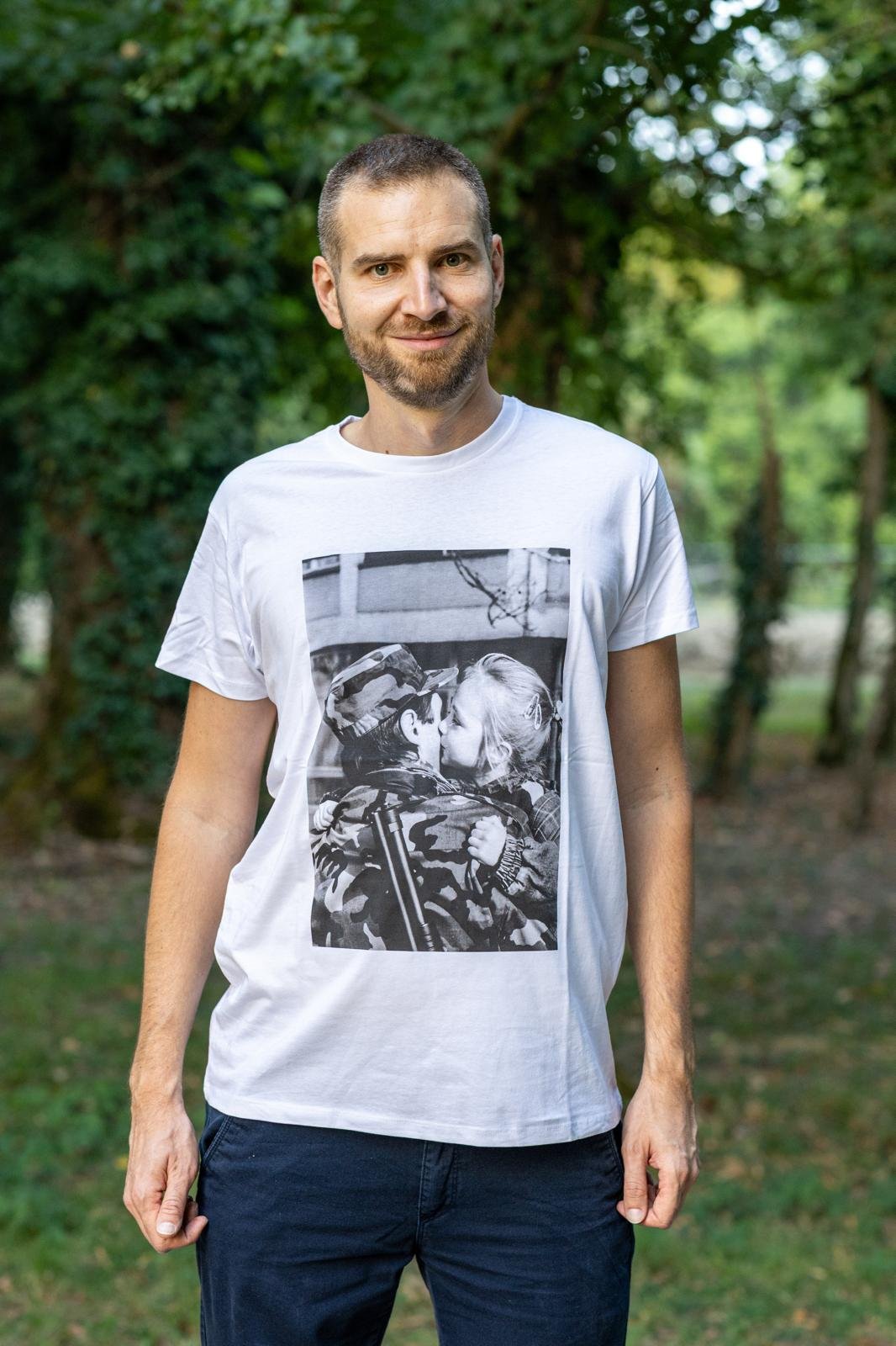 ZAGRLJAJ MAJICA